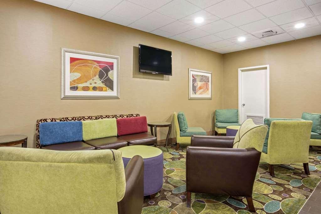 Comfort Inn Memphis Downtown Beltér fotó